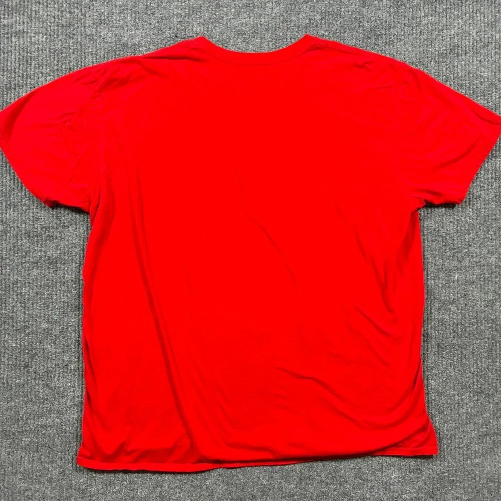 Sriracha Mens T-Shirt‎ 2XL Red Graphic Huy Fong Hot Chili Sauce Rooster Logo Tee